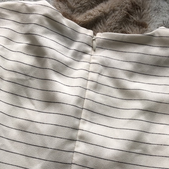 Elle Sleeveless Top - Picture 5 of 6